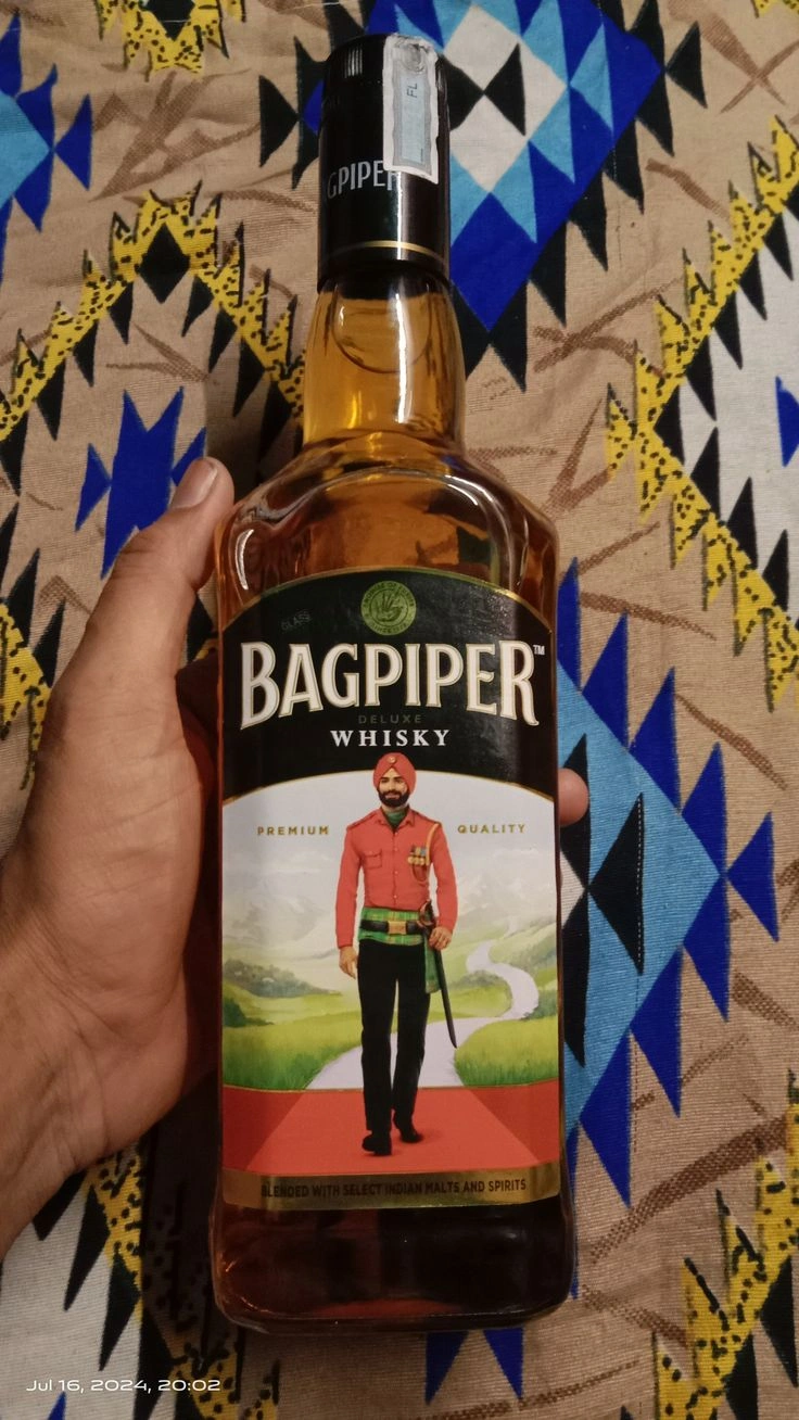 Bagpiper Whisky 180ML Price